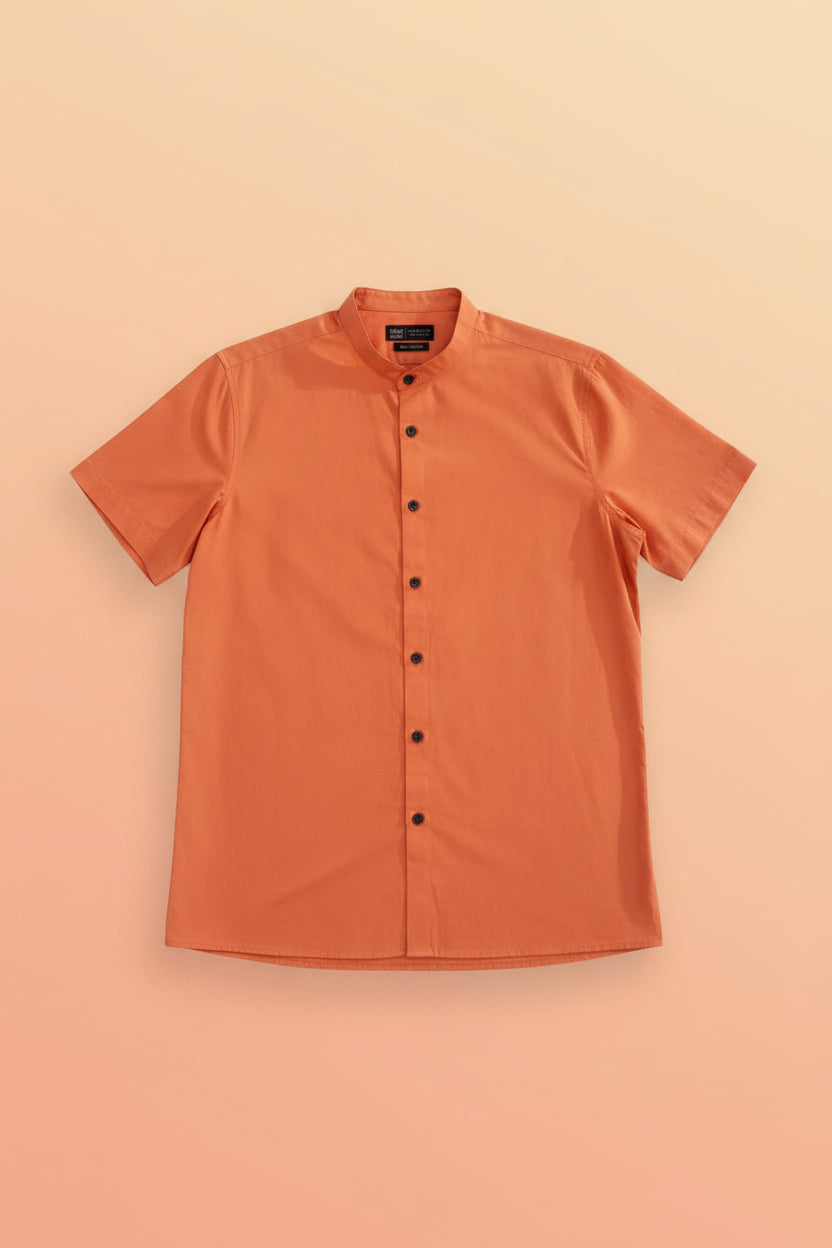 Camisa London Coral de manga corta con cuello Mao, ajuste relajado, sin bolsillos, de la marca Instyle Fitters.