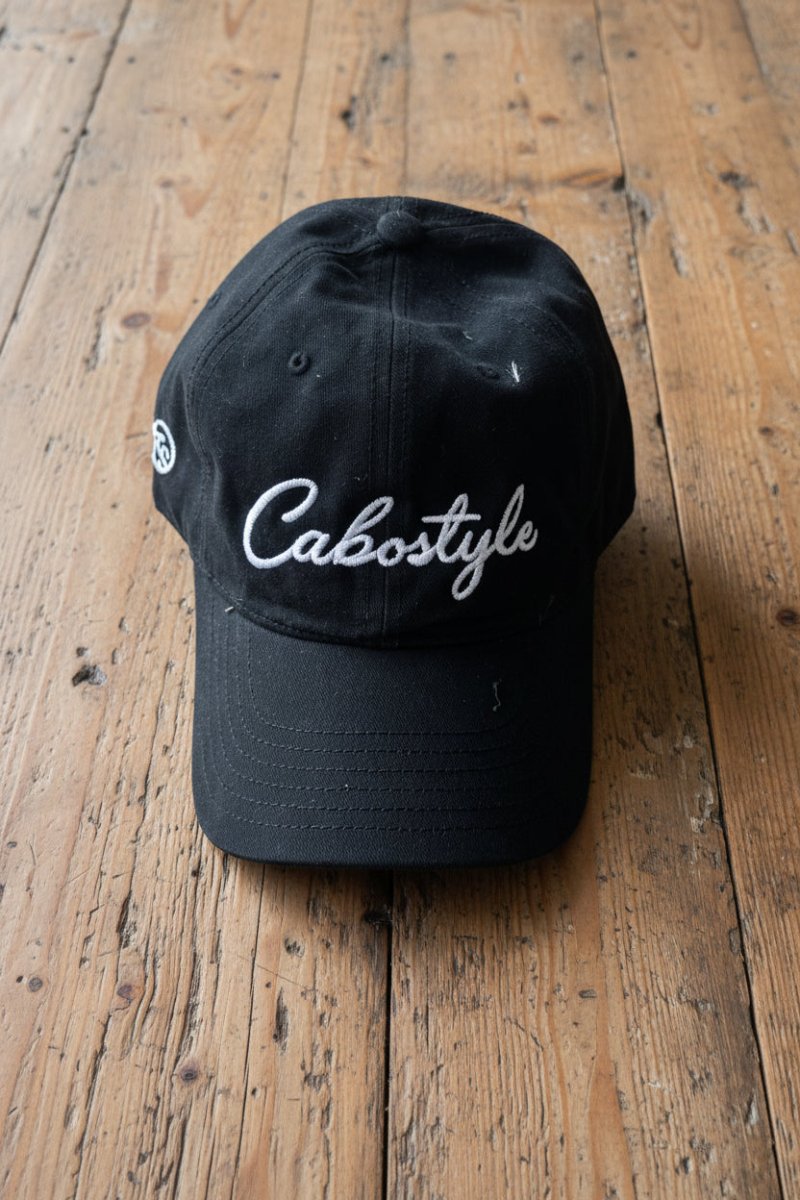 Gorra Negra de Golf Premium Cabostyle® - Cabostyle Store