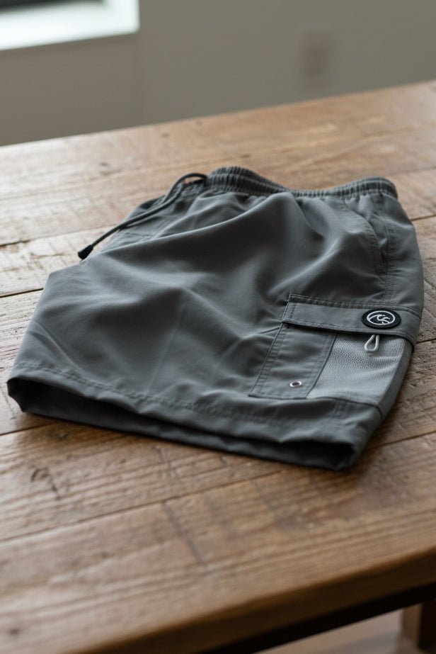 Short de Baño Cargo COASTAL Hombre Gray Morning | Cabostyle® - Cabostyle Store